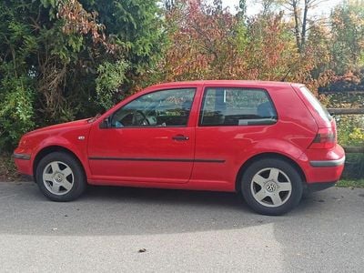 Rot Gebraucht 2001 VW Golf Trendline Limousine | 1.500 € (Guter Preis)