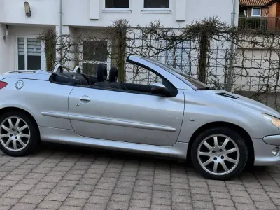 Gebraucht Peugeot 206 CC 80 PS (58 kW) 2006 Silber Cabrio