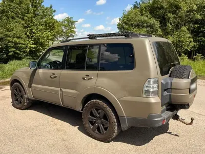 Gebraucht Mitsubishi Pajero 170 PS (125 kW) 2008 Grün SUV