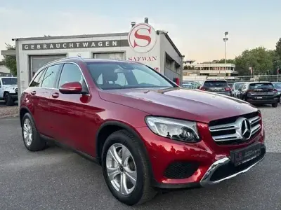 Gebraucht Mercedes GLC250 204 PS (150 kW) 2017 Rot SUV