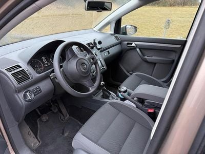 Gebraucht VW Touran 150 PS (110 kW) 2012 Gold Van / Kleinbus