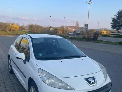 Gebraucht Peugeot 207 Tendance 73 PS (53 kW) 2007 Weiß Limousine