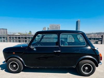 Usado Mini 1000 35 HP (25 kW) 1974 Preto Citadino