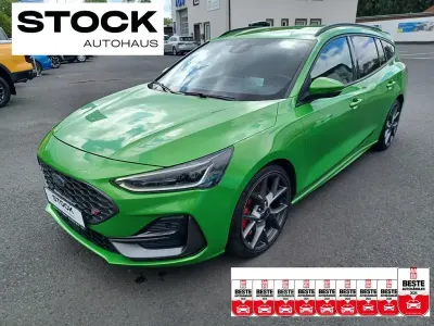 Używany Ford Focus ST 280 KM (205 kW) 2022 Zielony Sedan/Limuzyna