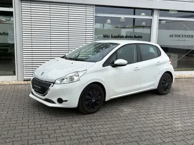 Gebraucht Peugeot 208 Active 68 PS (50 kW) 2014 Weiß Kleinwagen