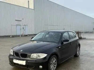 Gebraucht BMW 118 122 PS (89 kW) 2006 Schwarz Kleinwagen