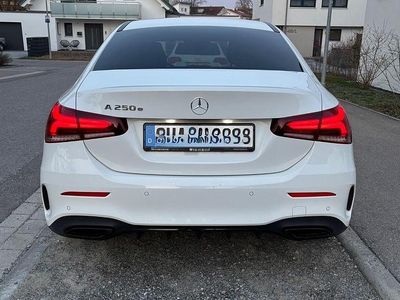 Gebraucht Mercedes A250 AMG line 218 PS (160 kW) 2021 Weiß Limousine