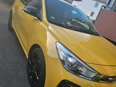 Usata Kia Rio GT-Line 120 CV (88 kW) 2023 Giallo Utilitaria