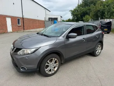 Gebraucht Nissan Qashqai Acenta 131 PS (96 kW) 2015 Grau SUV