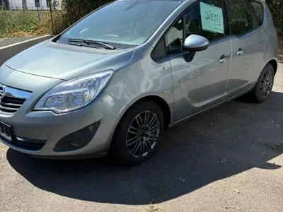 Gebraucht Opel Meriva Edition 75 PS (55 kW) 2010 Silber Van / Kleinbus
