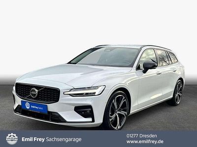 Gebraucht Volvo V60 Business Edition 197 PS (144 kW) 2024 Crystal weißperleffekt Kombi