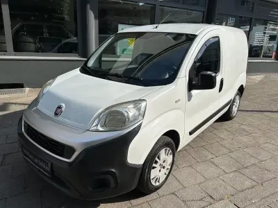 Gebraucht Fiat Fiorino 80 PS (58 kW) 2017 Weiß Van / Kleinbus