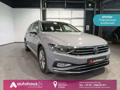 Gebraucht VW Passat Elegance 150 PS (110 kW) 2023 Grau Kombi