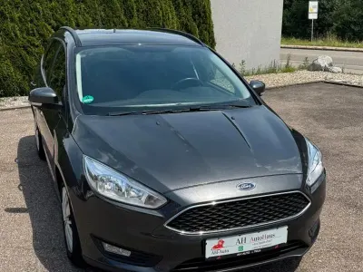 Gebraucht Ford Focus Business Edition 125 PS (91 kW) 2017 Grau Limousine