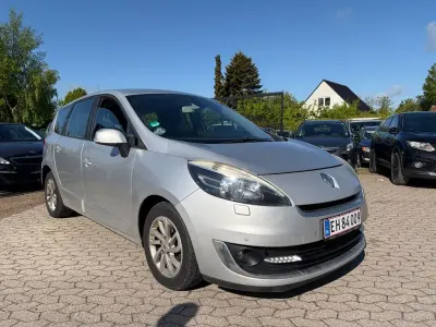 Gebraucht Renault Grand Scénic III 131 PS (96 kW) 2012 Silber Van / Kleinbus