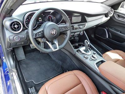 gebraucht Alfa Romeo Giulia Ti Q4 2.2 JTDM EU6d Allrad El. Fondsitzverst. Navi Leder Bi-Xenon Dyn. Kurvenlicht