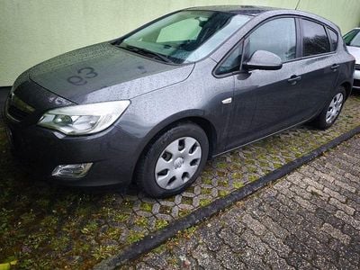 Gebraucht Opel Astra Color Edition 140 PS (102 kW) 2012 Grau Limousine