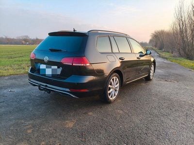 Gebraucht VW Golf VII Comfortline 116 PS (85 kW) 2019 Schwarz Kombi
