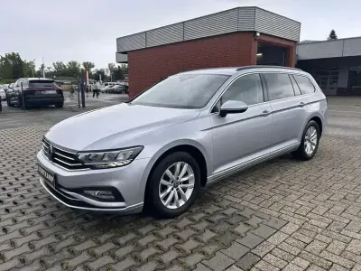 Gebraucht VW Passat Business 150 PS (110 kW) 2022 Silber Kombi