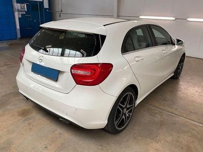 Gebraucht Mercedes A200 Urban 156 PS (114 kW) 2014 Weiß Limousine