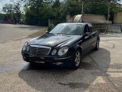 Mercedes E280