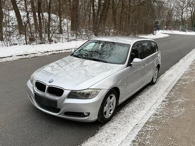 Gebraucht BMW 320 177 PS (130 kW) 2010 Silber Kombi