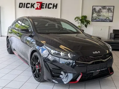 Gebraucht Kia ProCeed GT Comfort 204 PS (150 kW) 2023 Schwarz Kleinwagen