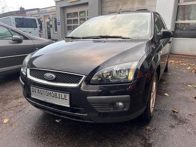 Gebraucht Ford Focus Ambiente 80 PS (58 kW) 2005 Pantherschwarz metallic Limousine