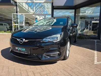 Usata Opel Astra Elegance 122 CV (89 kW) 2022 Nero Utilitaria