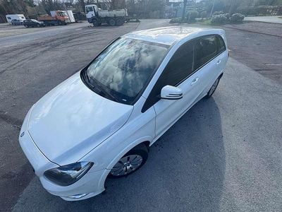 Gebraucht Mercedes B Electric Drive 131 kW (179 PS) 2015 Weiß Van / Kleinbus