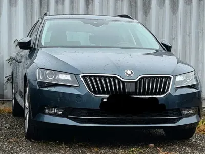 Gebraucht Skoda Superb Ambition 150 PS (110 kW) 2018 Schwarz Kombi