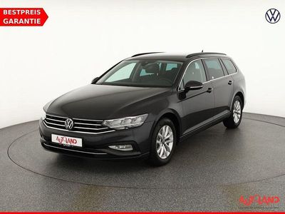 Grau Gebraucht 2023 VW Passat Business Kombi | 23.490 € (Fairer Preis)