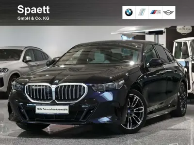 Gebraucht BMW 530e M Sport 190 PS (139 kW) 2024 M carbonschwarz Limousine
