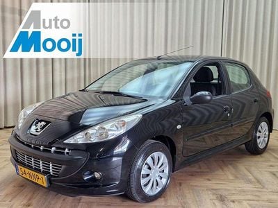 Gebraucht Peugeot 206+ 73 PS (53 kW) 2010 Schwarz Kleinwagen