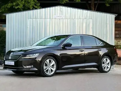 Gebraucht Skoda Superb Ambition 150 PS (110 kW) 2016 Braun Limousine