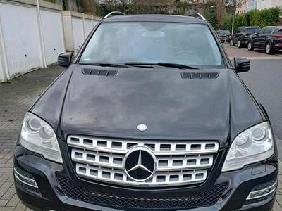 Gebraucht Mercedes ML300 204 PS (150 kW) 2011 Schwarz SUV