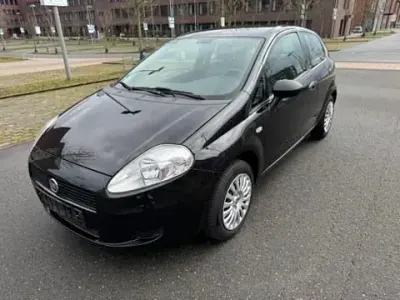 Gebraucht Fiat Grande Punto 69 PS (50 kW) 2013 Schwarz Kleinwagen