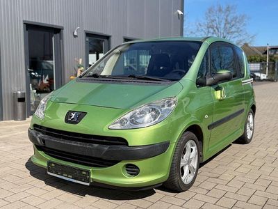 Gebraucht Peugeot 1007 Filou 73 PS (53 kW) 2006 Grün Van / Kleinbus