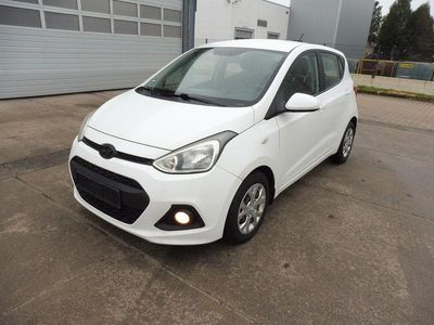 Weiß Gebraucht 2015 Hyundai i10 Classic Kleinwagen | 3.990 € (Etwas zu teuer)