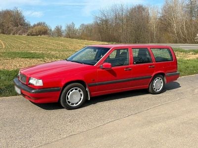 Second-hand Volvo 850 144 CP (105 kW) 1994 Roșu Break