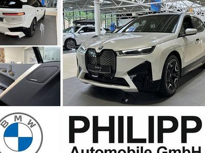 Gebraucht BMW iX Sport Line 300 kW (408 PS) 2023 Mineralweiß metallic SUV