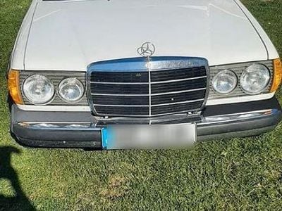 Gebraucht Mercedes 300 129 PS (94 kW) 1984 Weiß Coupé