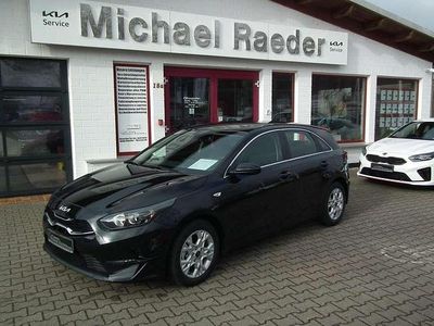 Gebraucht Kia Ceed Spirit 160 PS (117 kW) 2022 Schwarz Kleinwagen