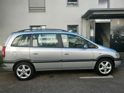 Gebraucht Opel Zafira 125 PS (91 kW) 2003 Silber Van / Kleinbus