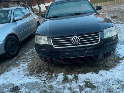 Gebraucht VW Passat 115 PS (84 kW) 2003 Schwarz Kombi