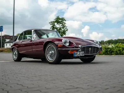 Begagnad Jaguar E-Type 364 HK (267 kW) 1973 Röd Sportkupé
