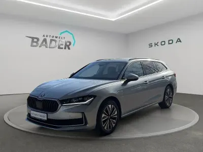 Używany Skoda Superb Selection 150 KM (110 kW) 2025 Srebrny Kombi