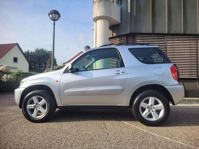 Second-hand Toyota RAV4 150 CP (110 kW) 2002 Argintiu SUV