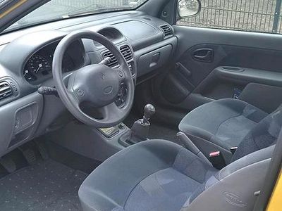 Second-hand Renault Clio II 70 CP (51 kW) 1998 Auriu Hatchback