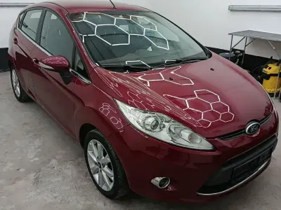Gebraucht Ford Fiesta Titanium 97 PS (71 kW) 2010 Rot Limousine